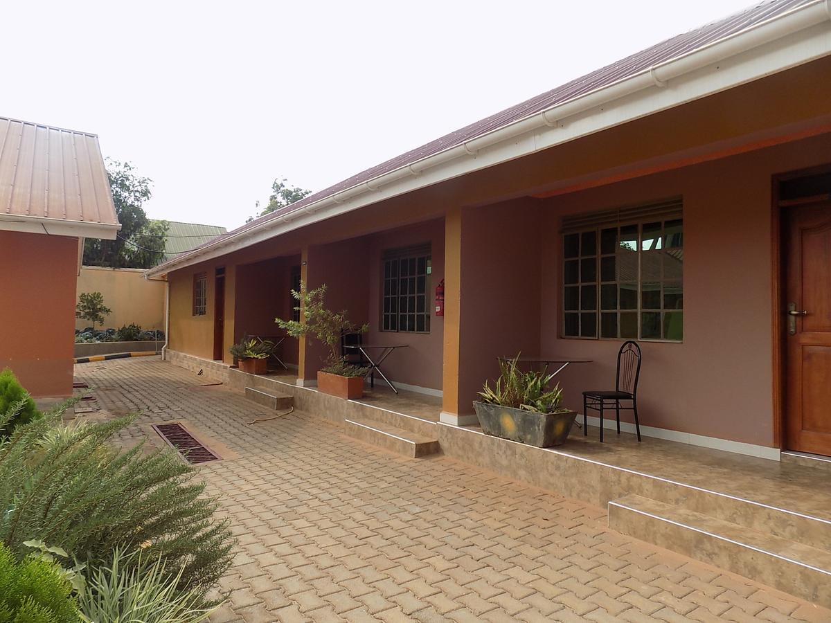 Tik Hotel Hoima Luaran gambar