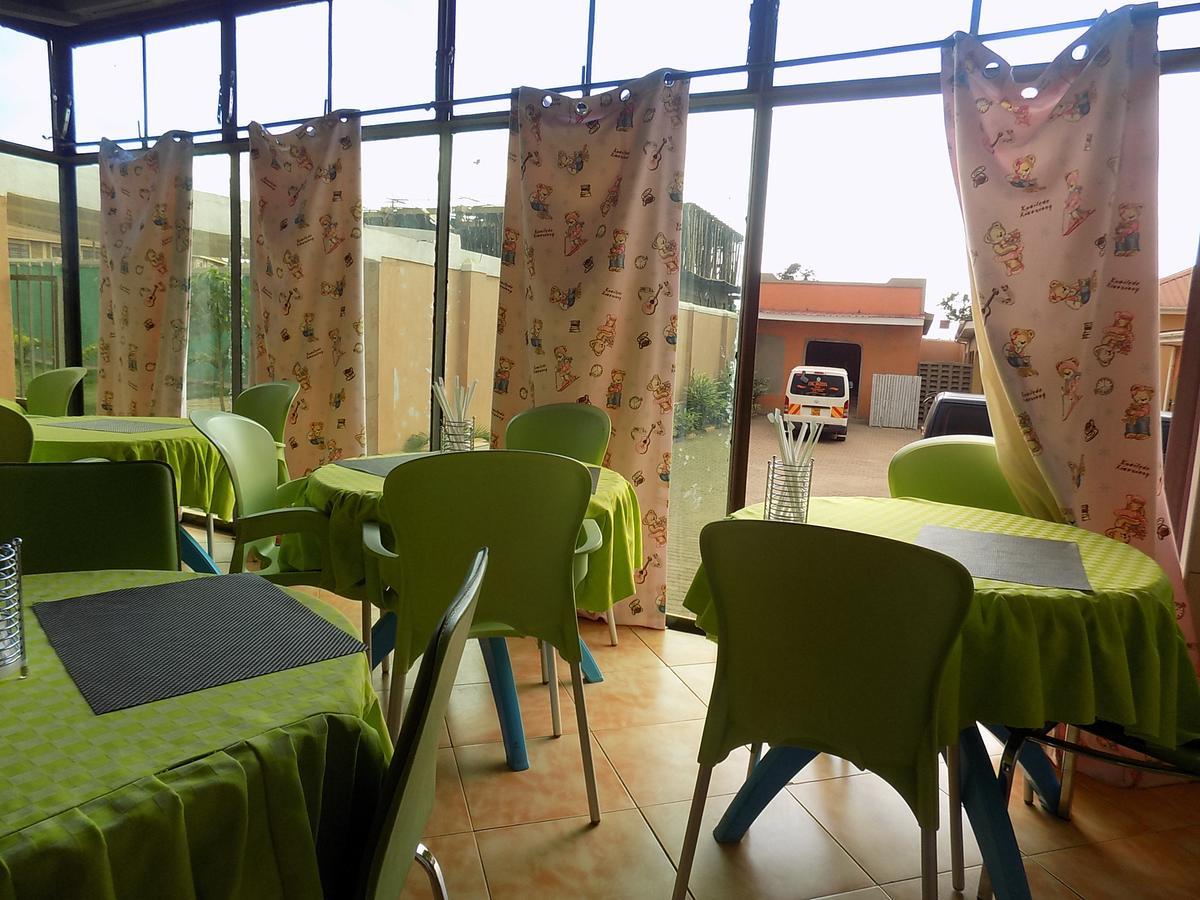 Tik Hotel Hoima Luaran gambar