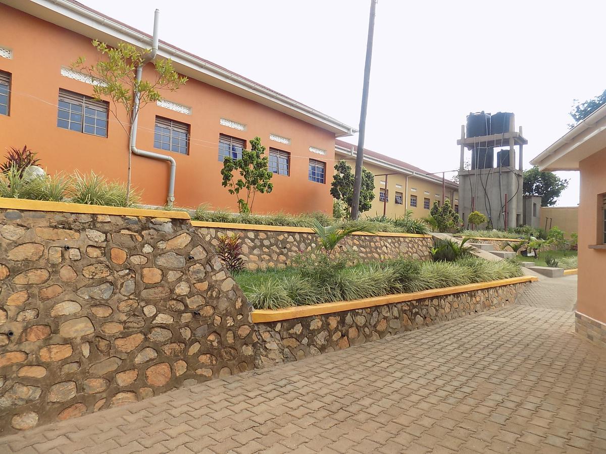 Tik Hotel Hoima Luaran gambar