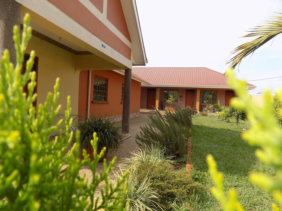 Tik Hotel Hoima Luaran gambar
