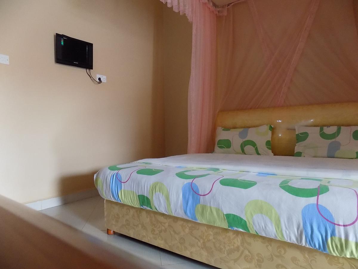 Tik Hotel Hoima Luaran gambar