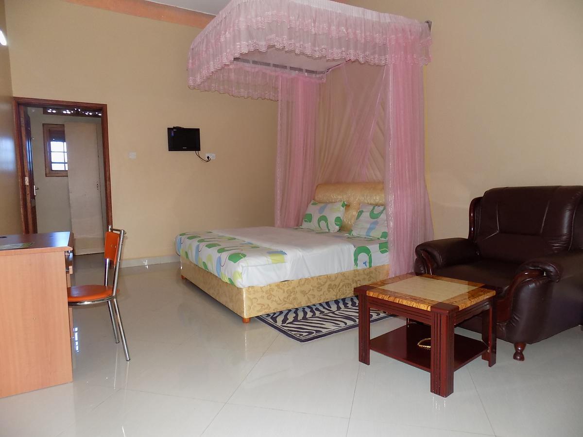 Tik Hotel Hoima Luaran gambar