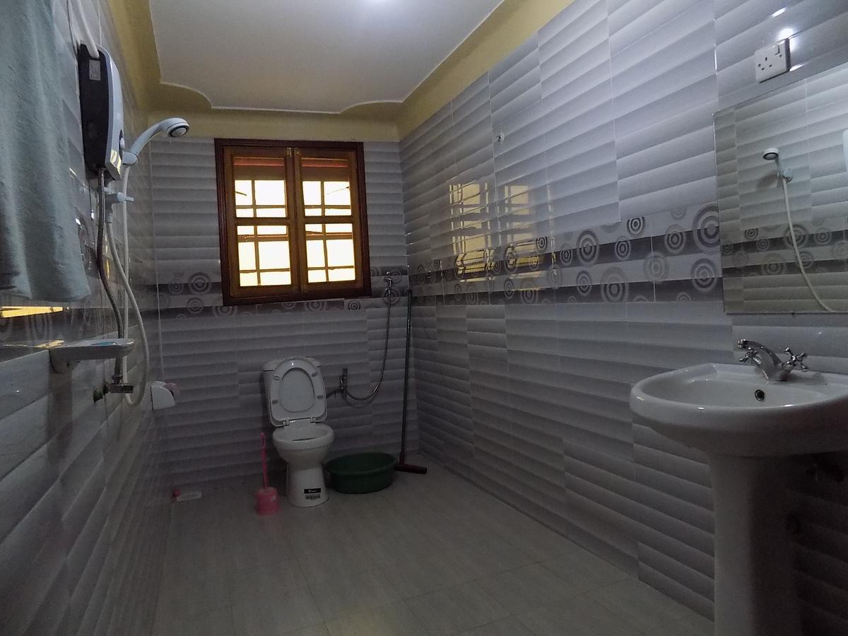 Tik Hotel Hoima Luaran gambar