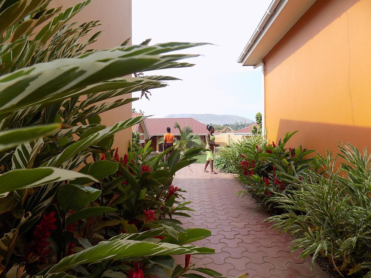 Tik Hotel Hoima Luaran gambar
