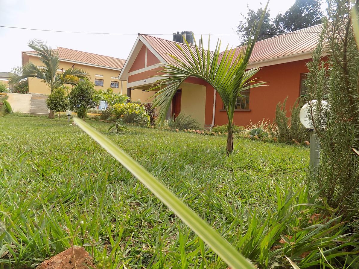 Tik Hotel Hoima Luaran gambar