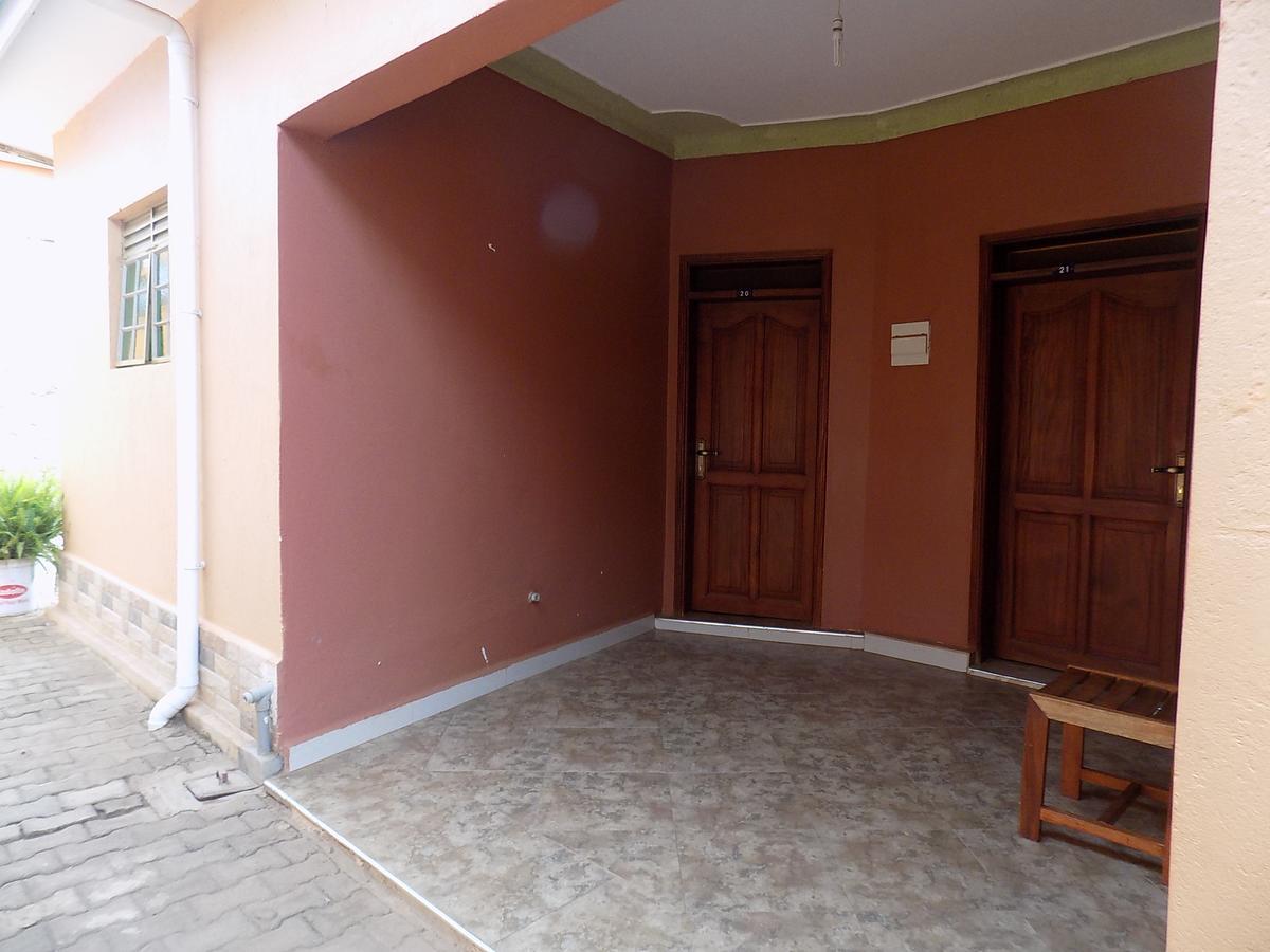 Tik Hotel Hoima Luaran gambar
